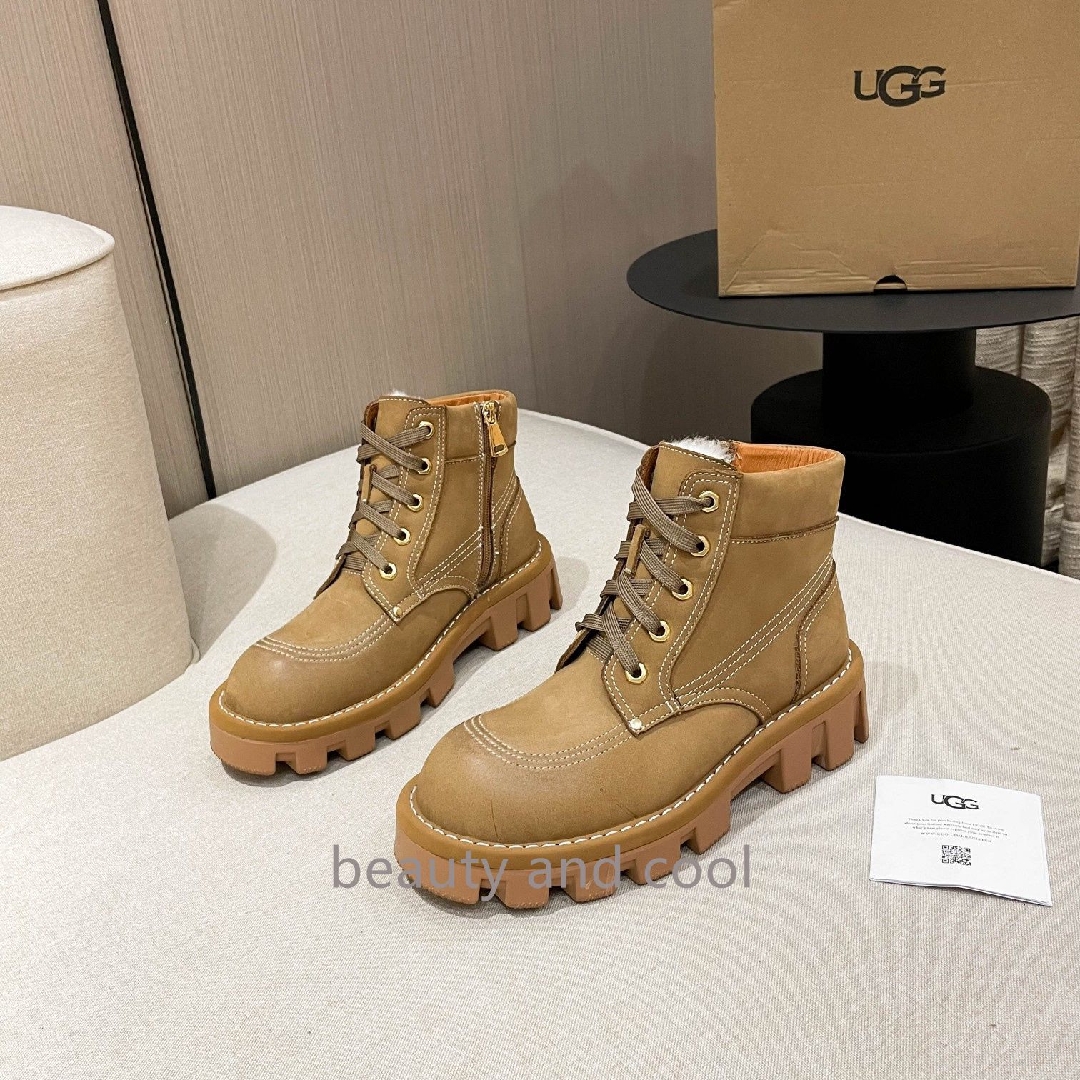 希少品 UGG 秋冬の新作スノーブーツ