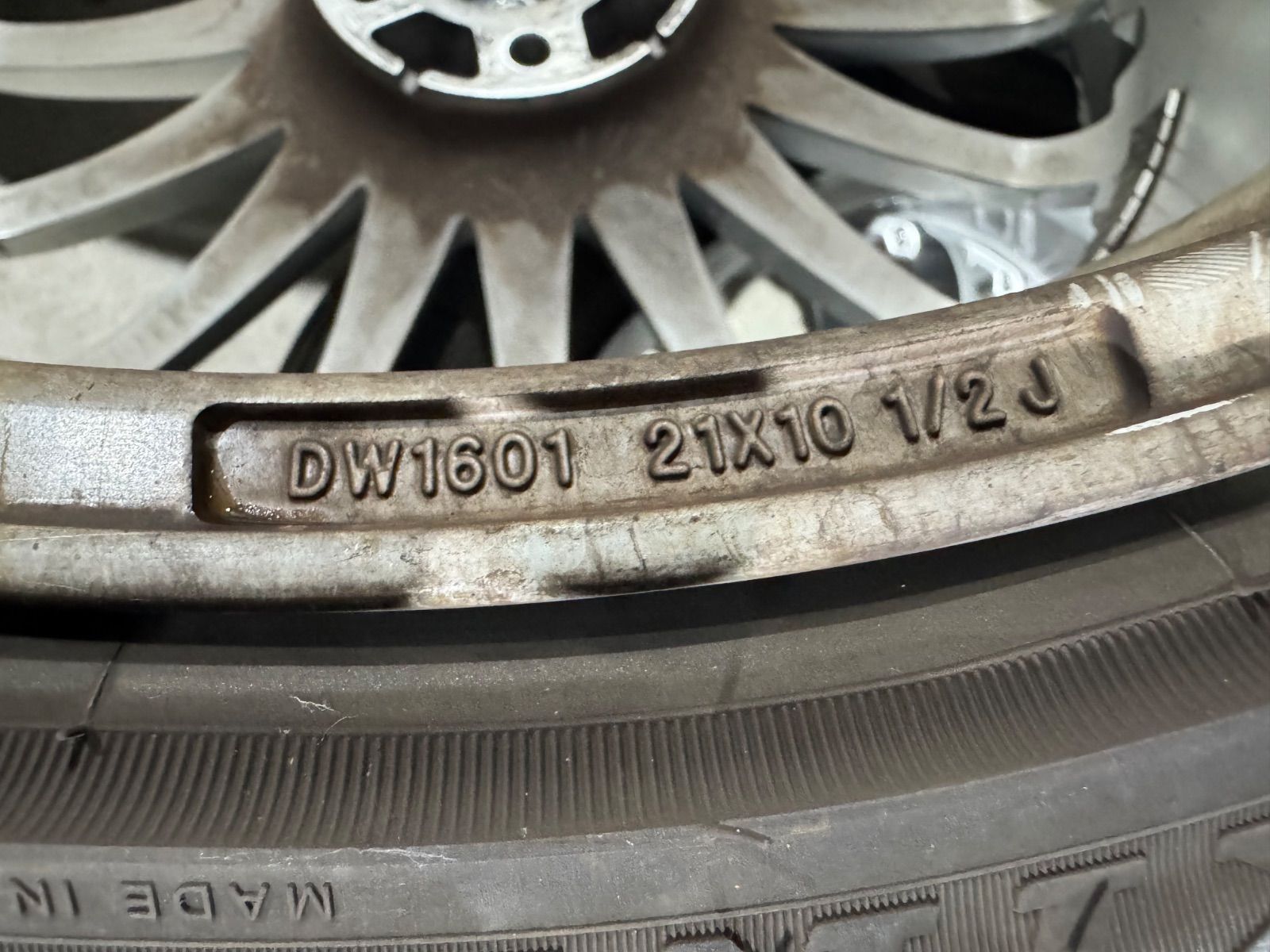 245|35ZR21
