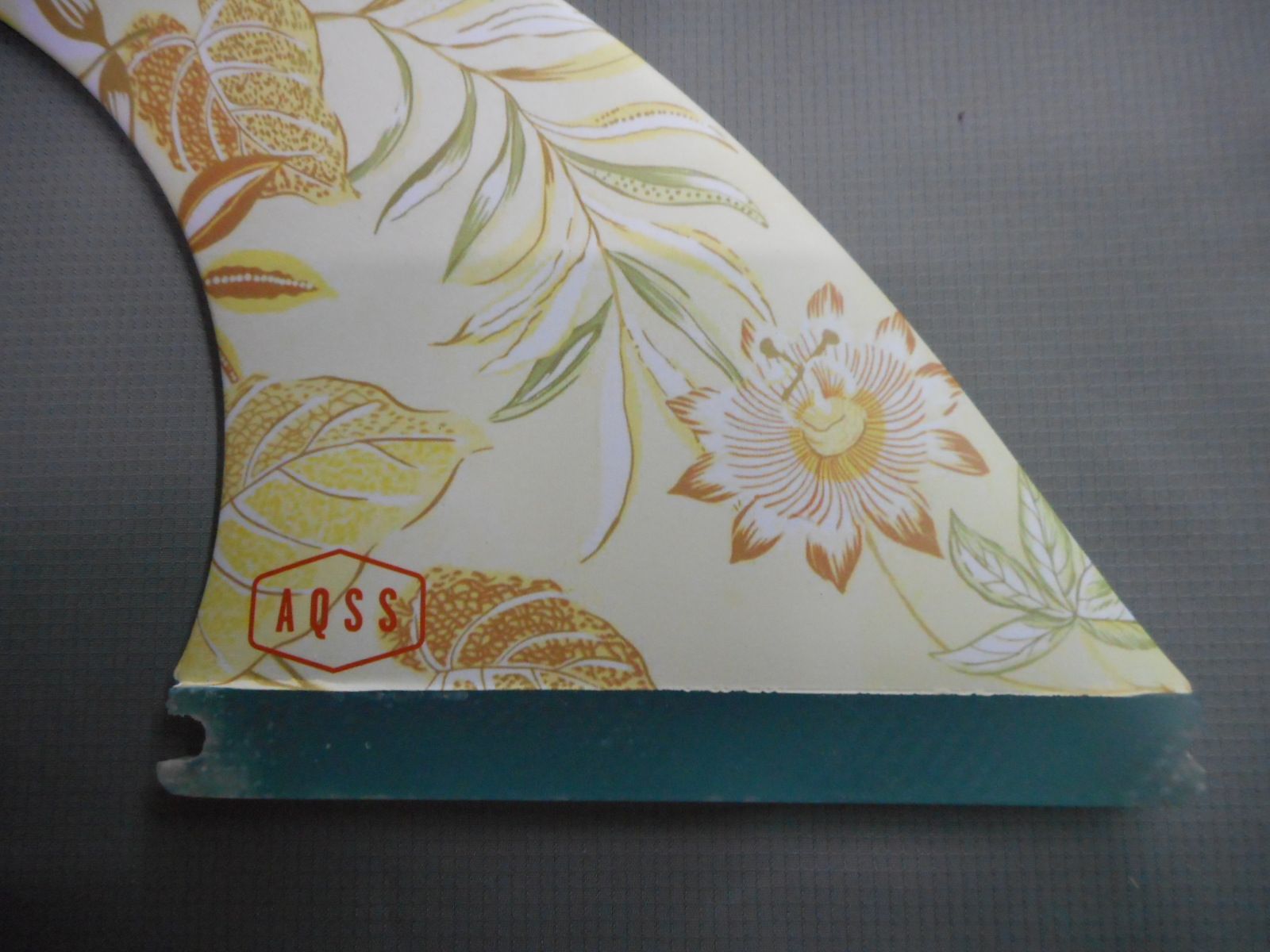 送料無料△AQSS Futures Fin flower TRI FIN 新品 - メルカリ