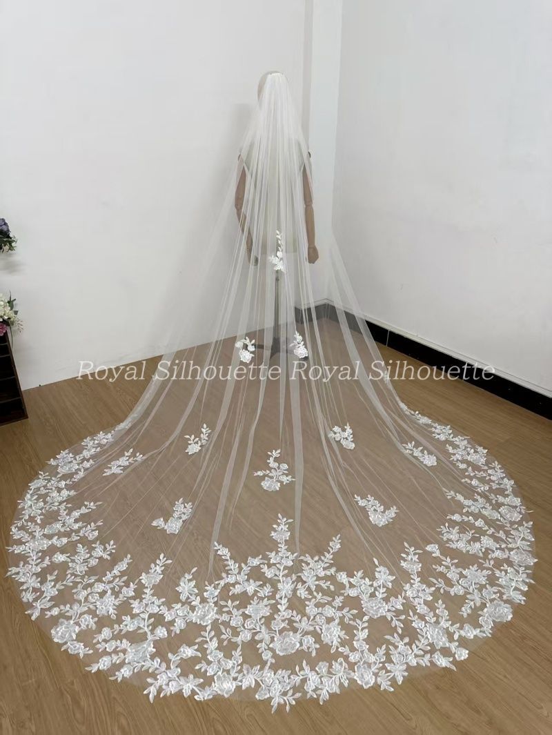 肌触り ウェディングベール ベール ホワイト コーム付き メッシュ レース調 白 結婚式 二次会 パーティー ウェディング 花嫁 刺繍 可愛い 前撮り ガーリー フェミニン プリンセス レース チュール 森ガール 貢献