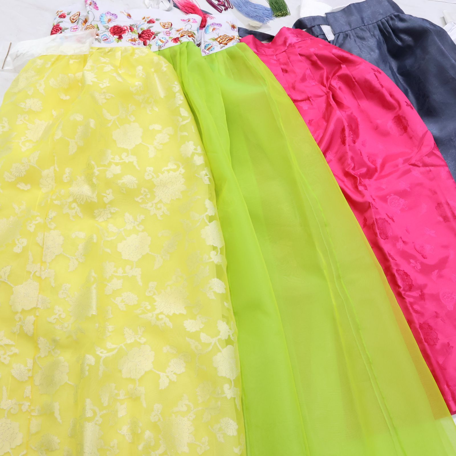 韓国伝統衣装 チマチョゴリ セット 伝統衣装 韓国 ポソン ノリゲ パニエ ソッチマ レディース インナー 靴下 ズボン 刺繍