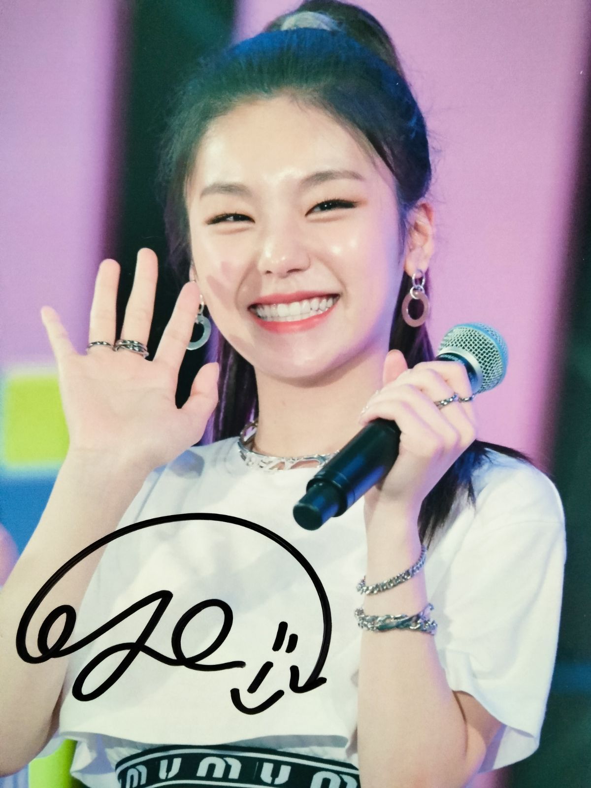 イェジ直筆サイン入り超大型写真…YEJI…イッチ(ITZY) - アイドル