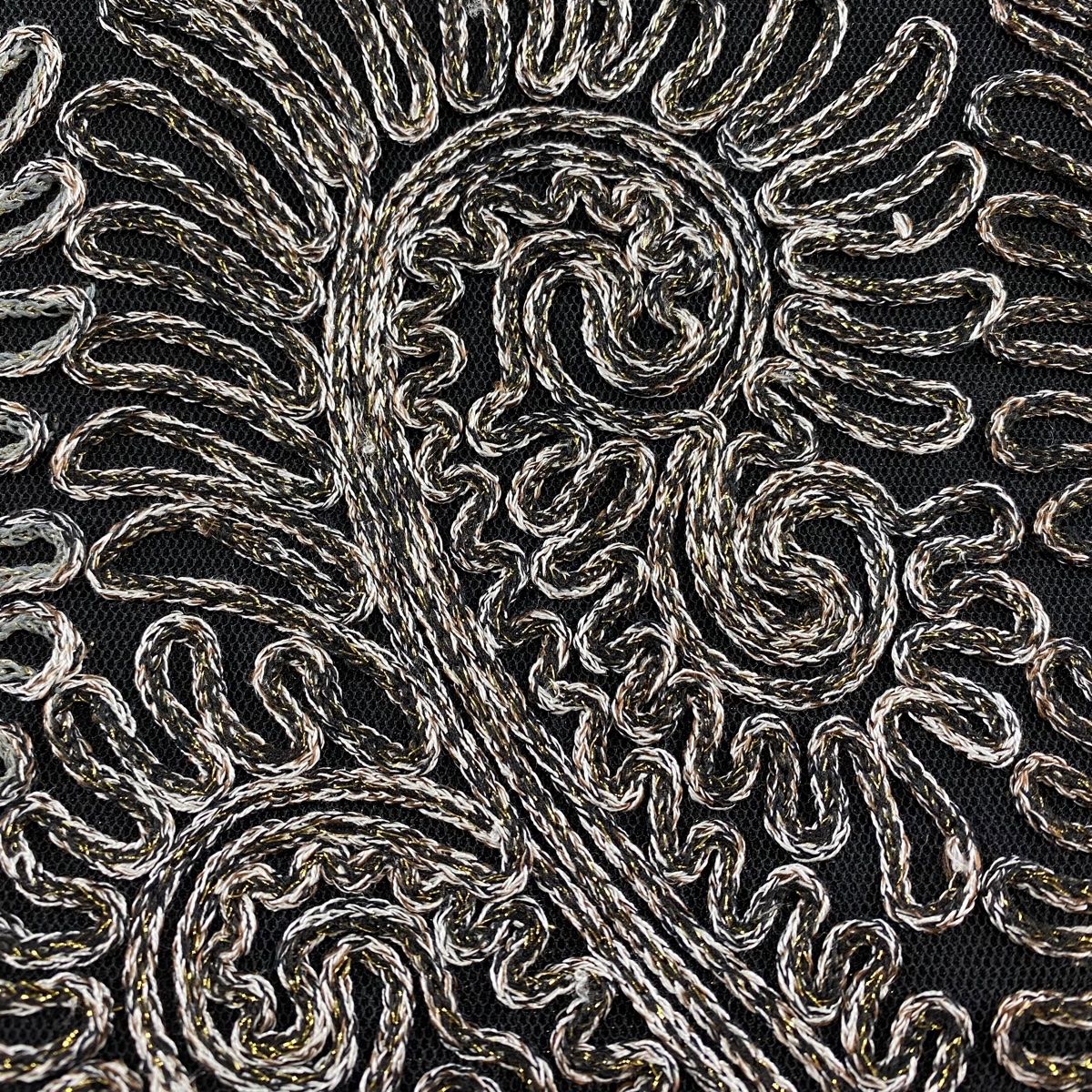 袋帯 美品 名品 無月 落款 ペーズリー 刺繍 箔 黒 全通 正絹