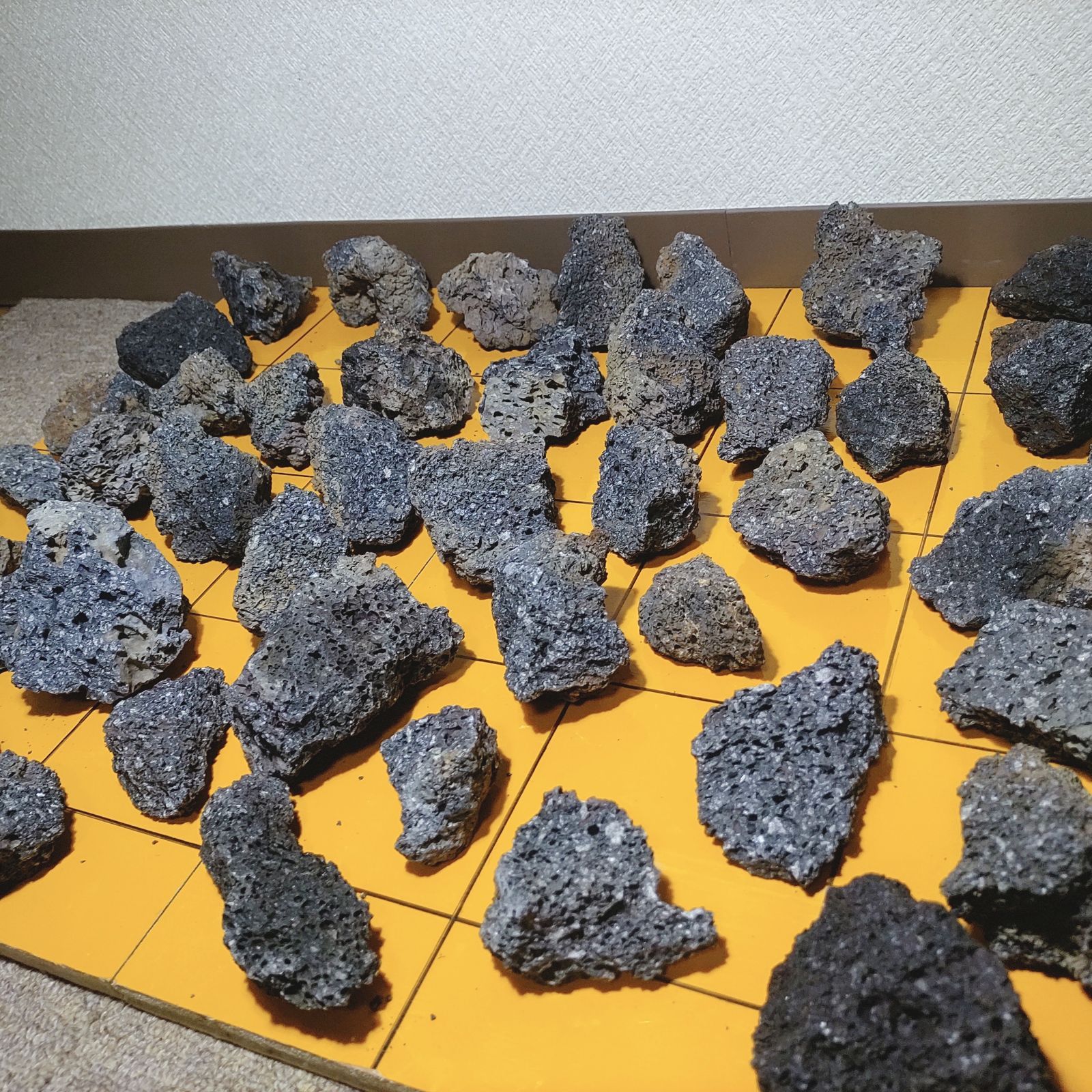 富士山溶岩石 【小粒】 6kg 50-100mm 黒色 アクアリウム 水槽 盆栽