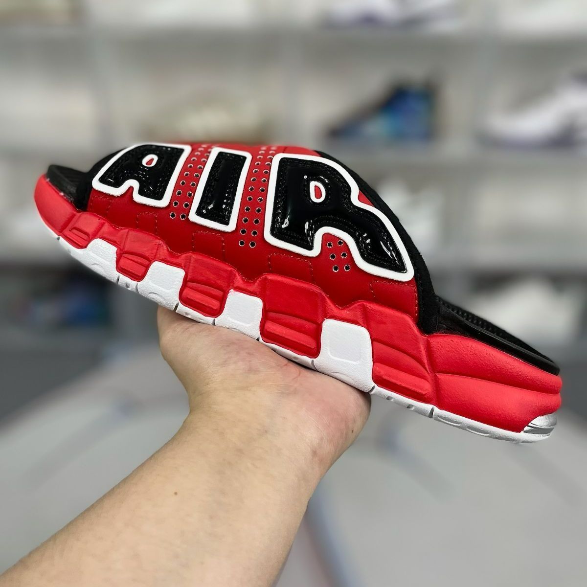 Nike Air More Uptempo Slide University Red FJ6035-600 男女兼用です【並行輸入】