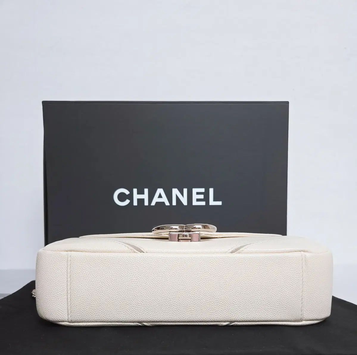 CHANEL シャネル ミディアム サイズ キャビア クロスバック DECORATOM_COM_BR