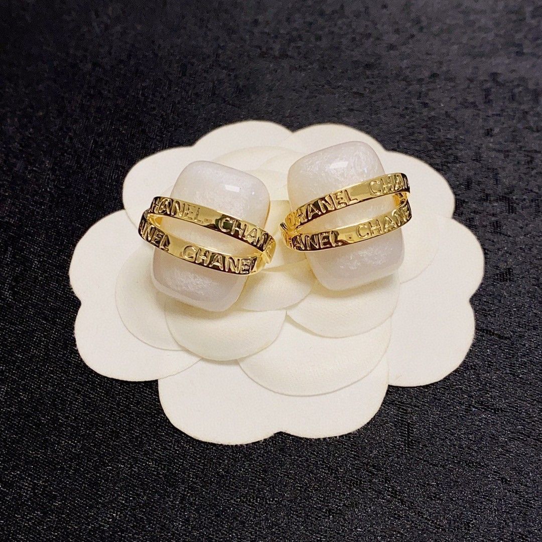 今日特価】CHANEL ダブル C イヤリング - メルカリ