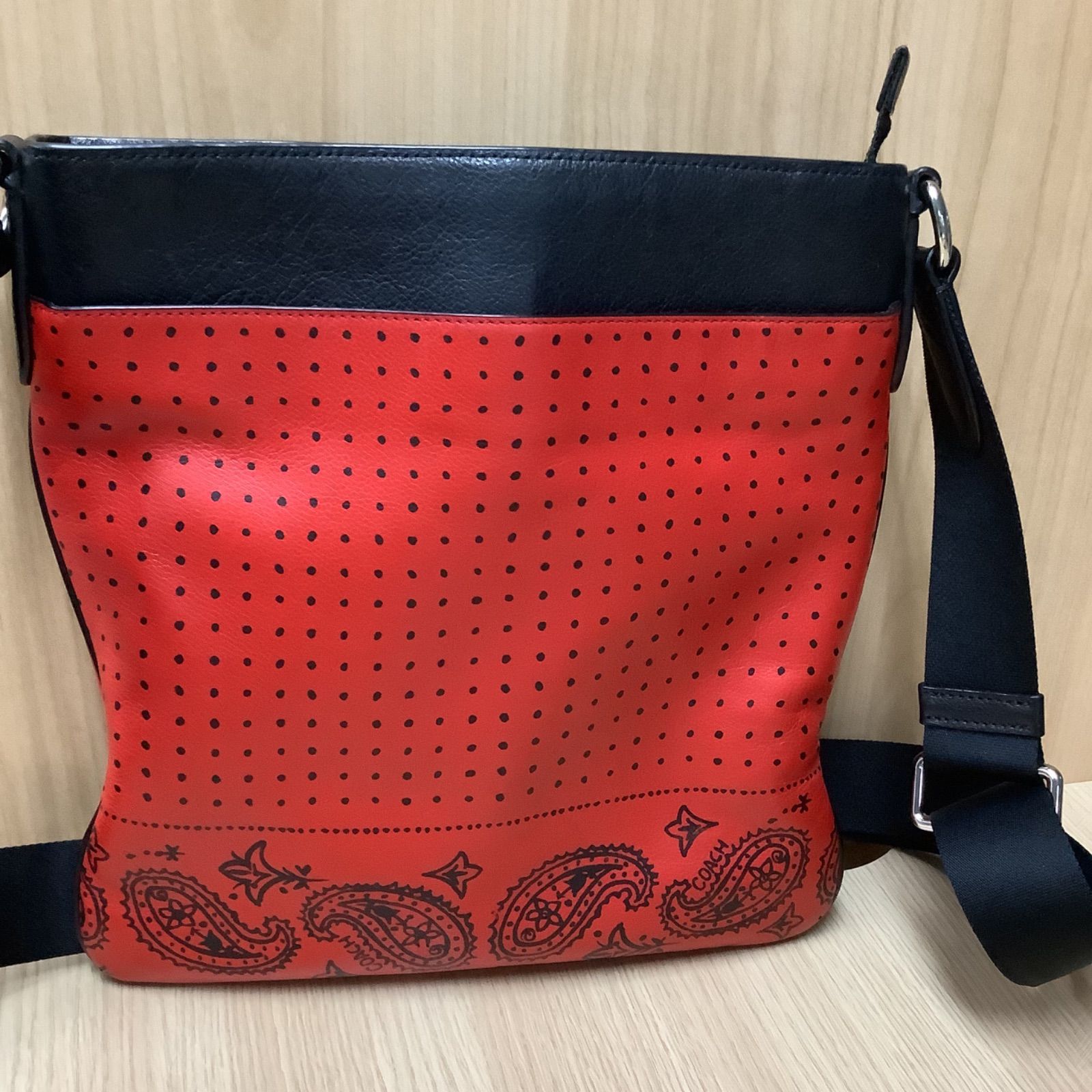 コーチ ドットペイズリー柄ショルダーバッグ - メルカリ