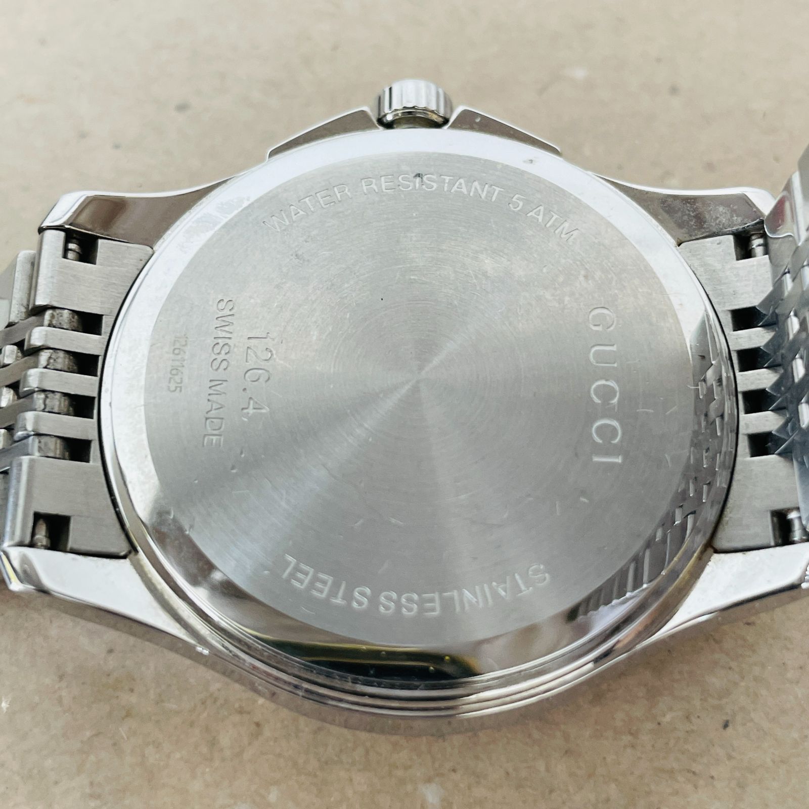 GUCCI グッチ Gタイムレス デイト 白×シルバー文字盤 クォーツ メンズ