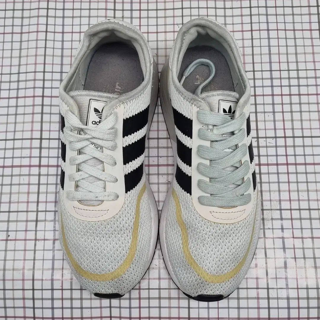 初心者 T Amazon.com | adidas Originals Women's ZX 22 Boost Sneaker