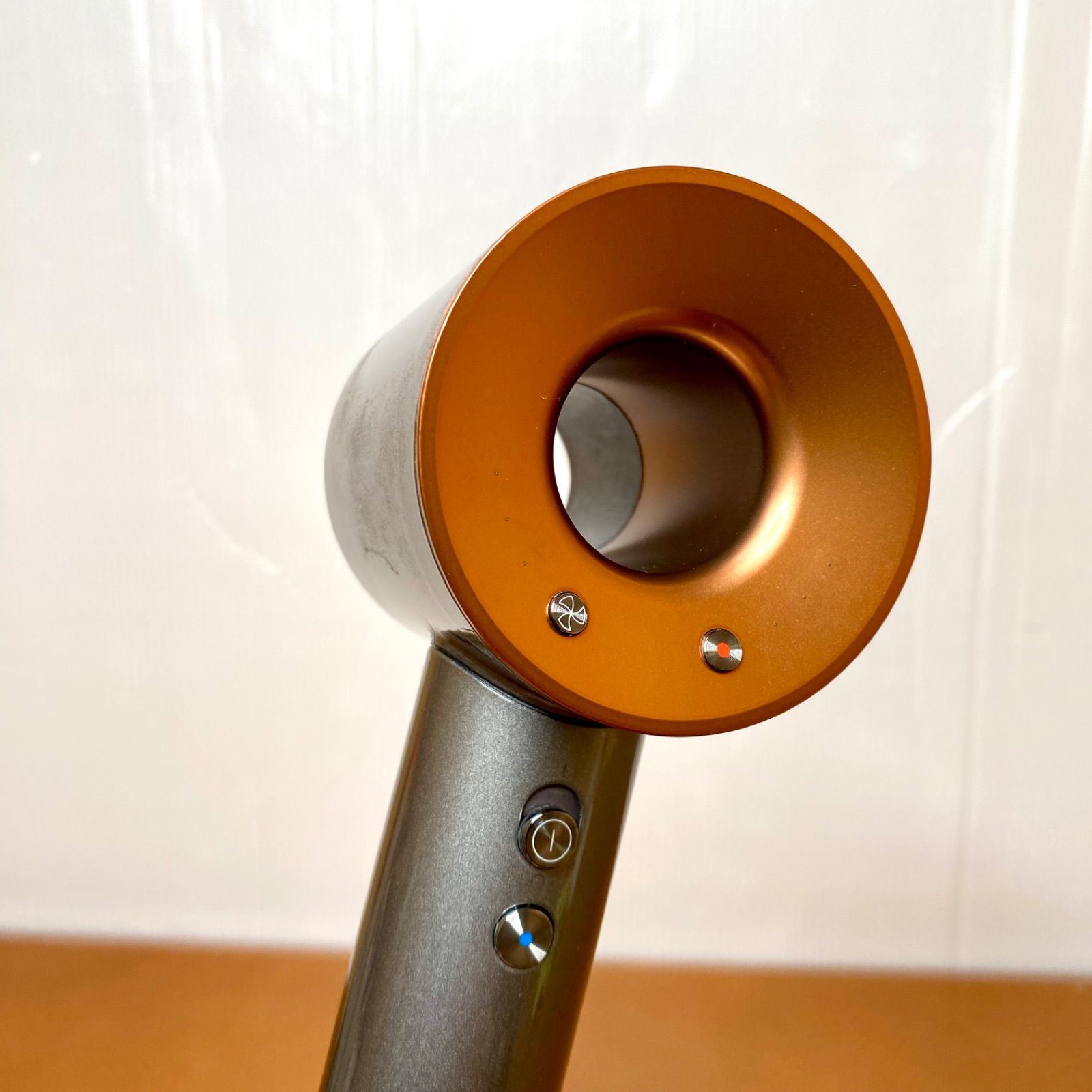 美品 Dyson HD08 ヘアドライヤー ニッケル/コッパー ダイソン Dyson ヘアドライヤー ニッケルコッパー HD08 ULF BNBC