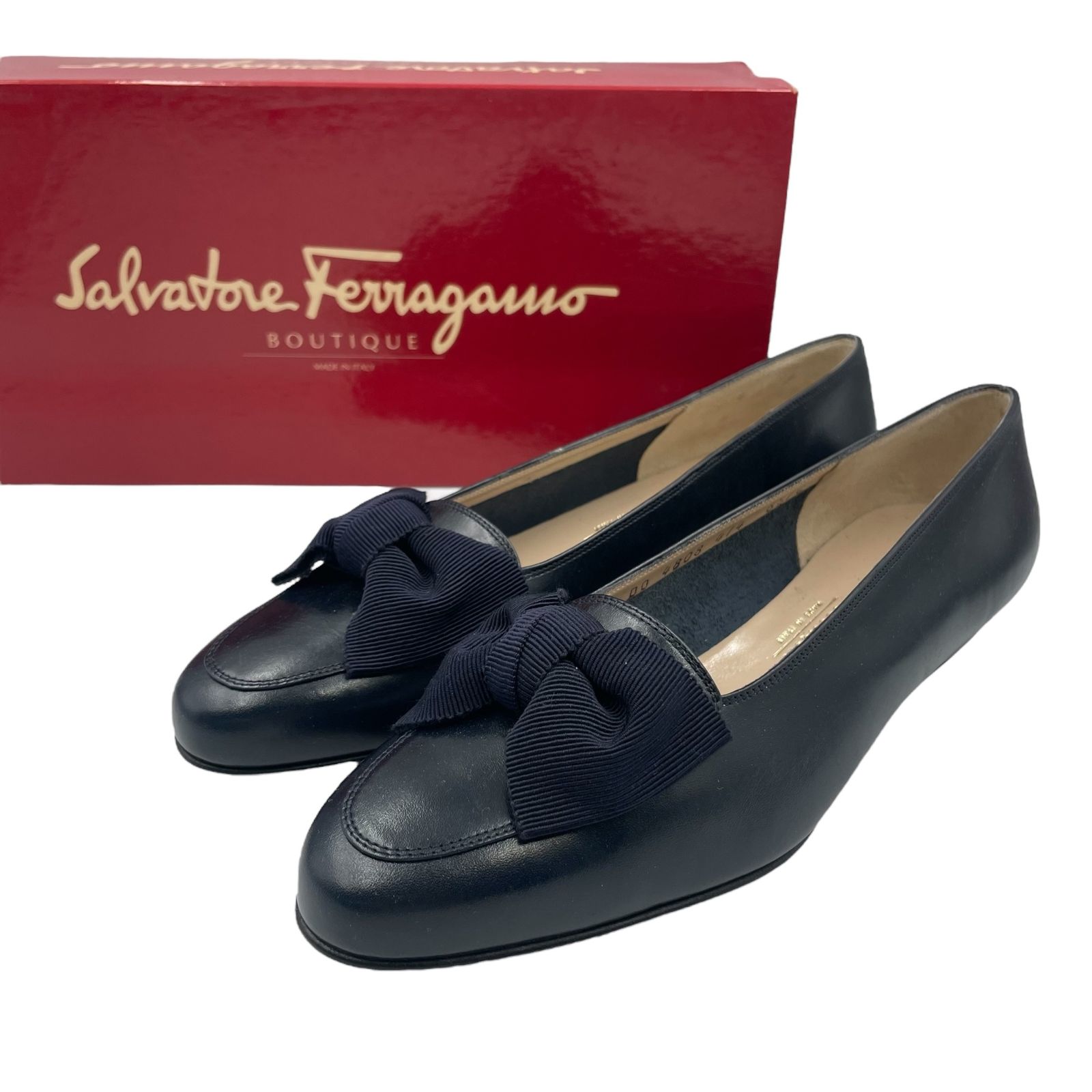 Salvatore Ferragamo フェラガモ パンプス ネイビー 未使用品 Salvatore Ferragamo フェラガモ パンプス レザー