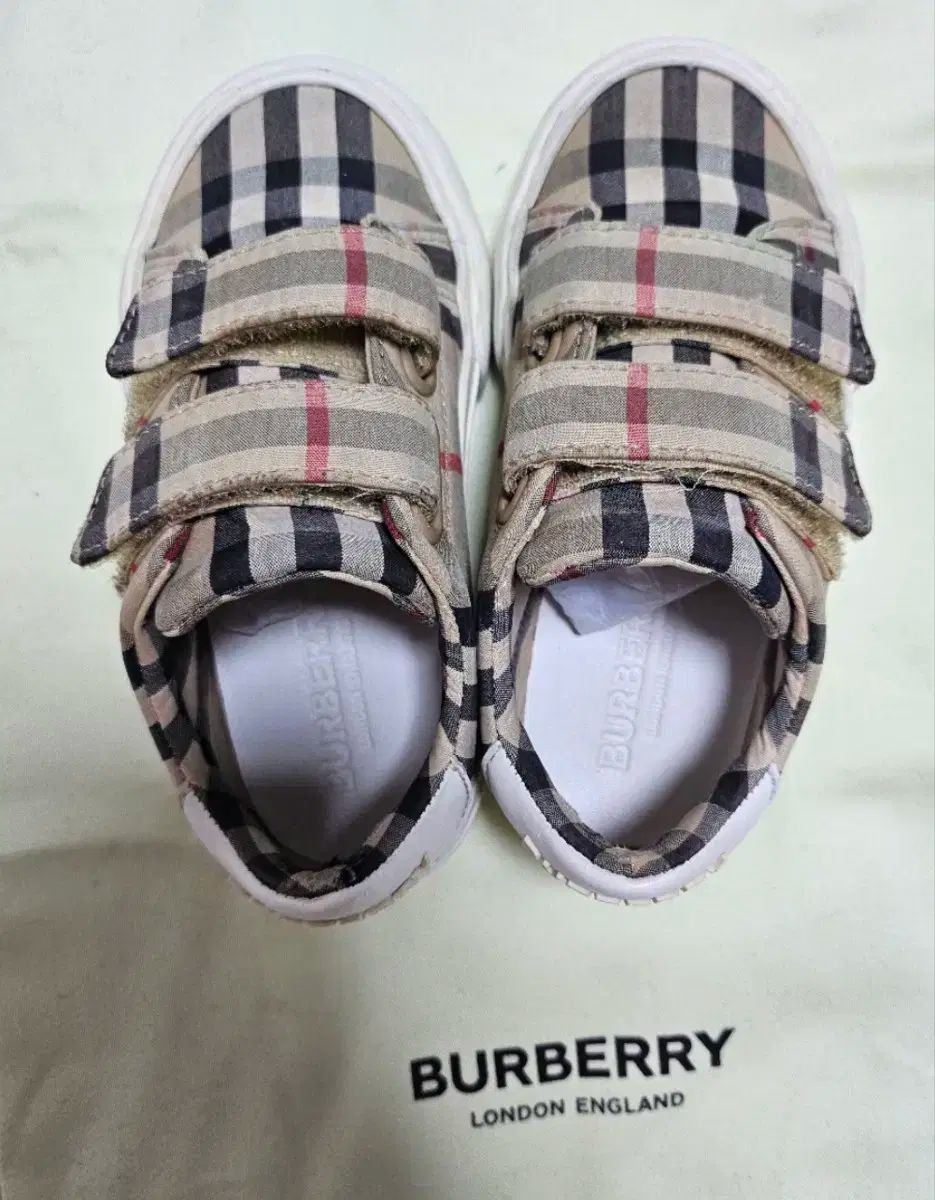 【雷市場（ポンジャン）商品韓国直送】 BURBERRY(バーバリー ) ベビーシューズ