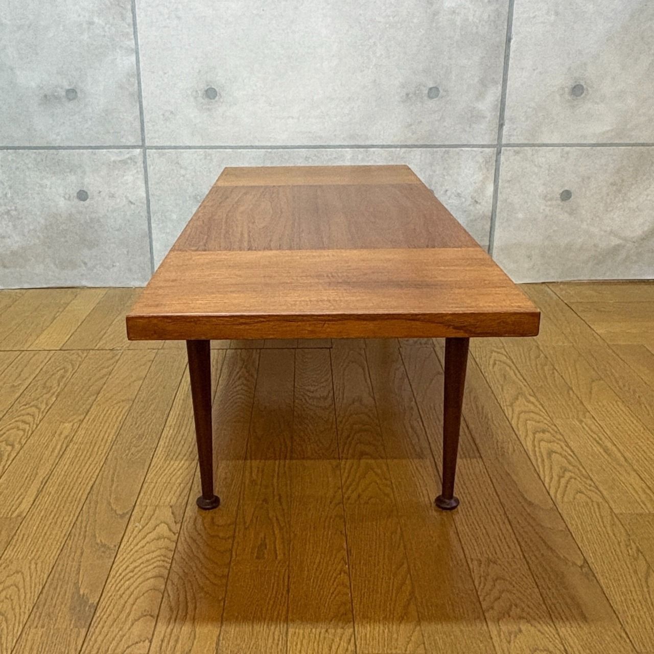 リビングテーブル