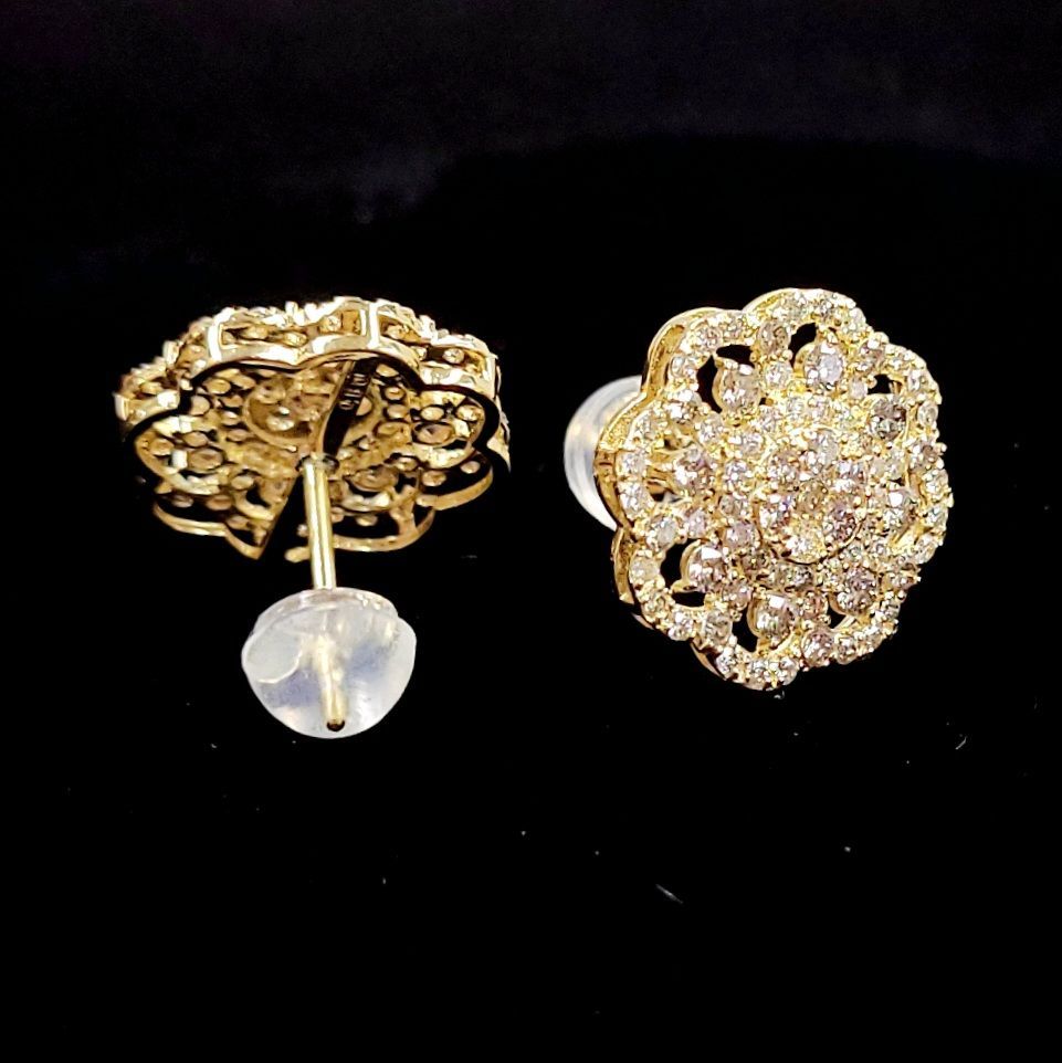 まるで3ct！ダイヤモンド フラワーモチーフ K18 YG ピアス 鑑別書  