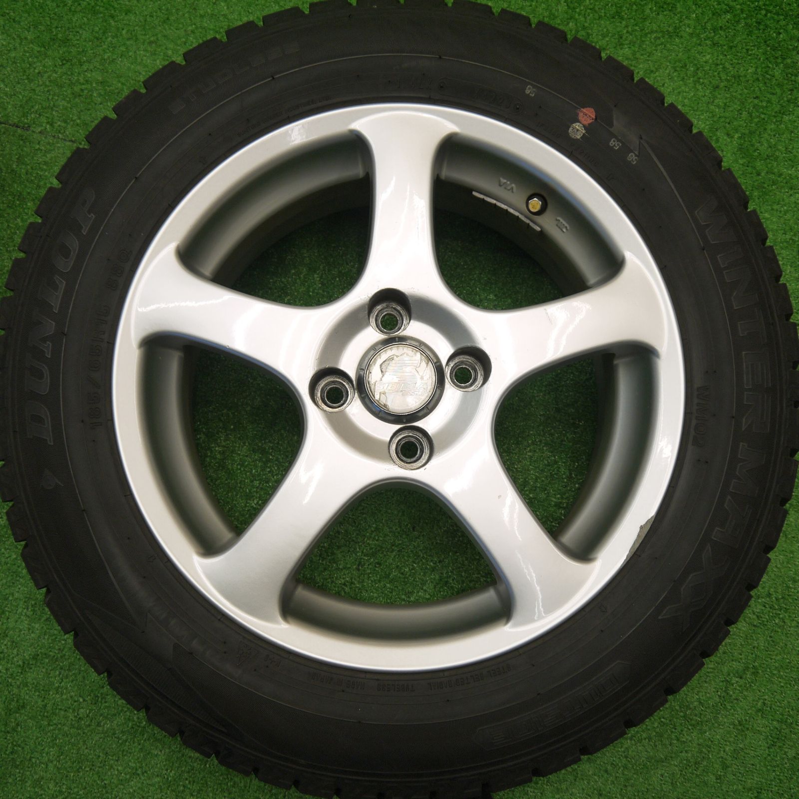 185|65R15 ダンロップ