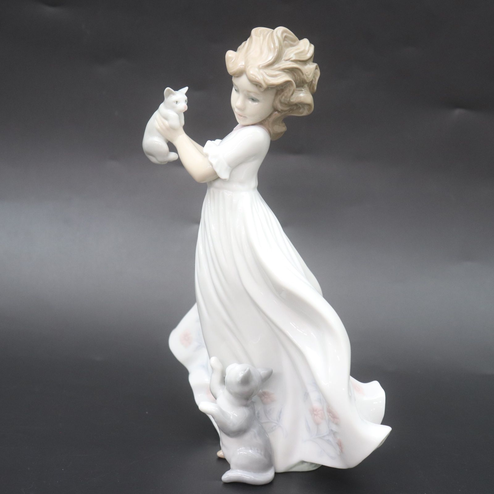 ITXGMSI1AP88 LLADRO リヤドロ 猫たちと戯れる少女 #6941 2003年