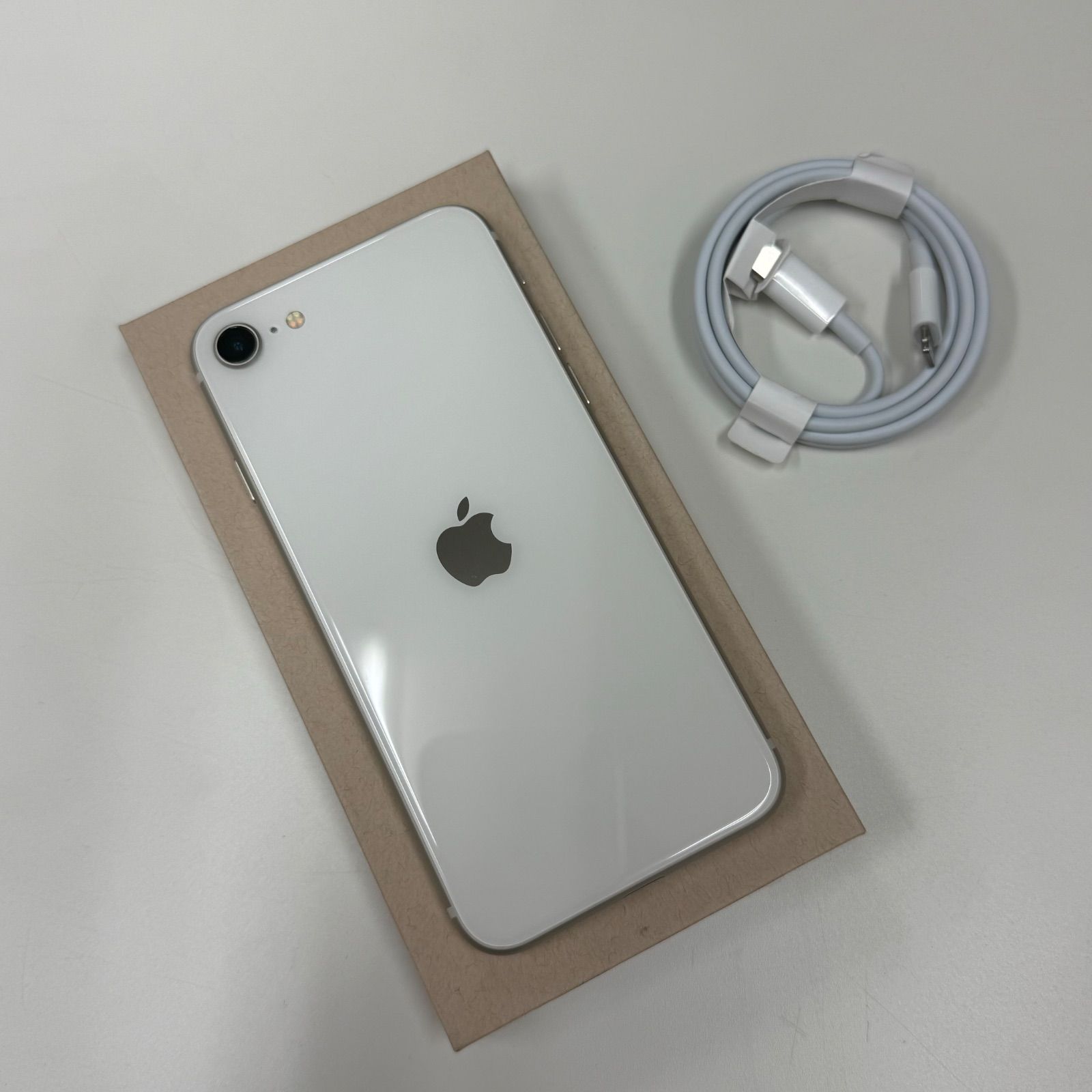 iPhone SE (第3世代) スターライト 128 GB SIMフリー iPhone SE (第3世代)