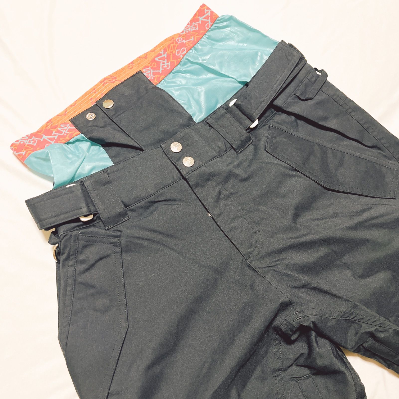 Swivel スウィベル ウィンタースポーツ スキー スノーボード ウェア レディース