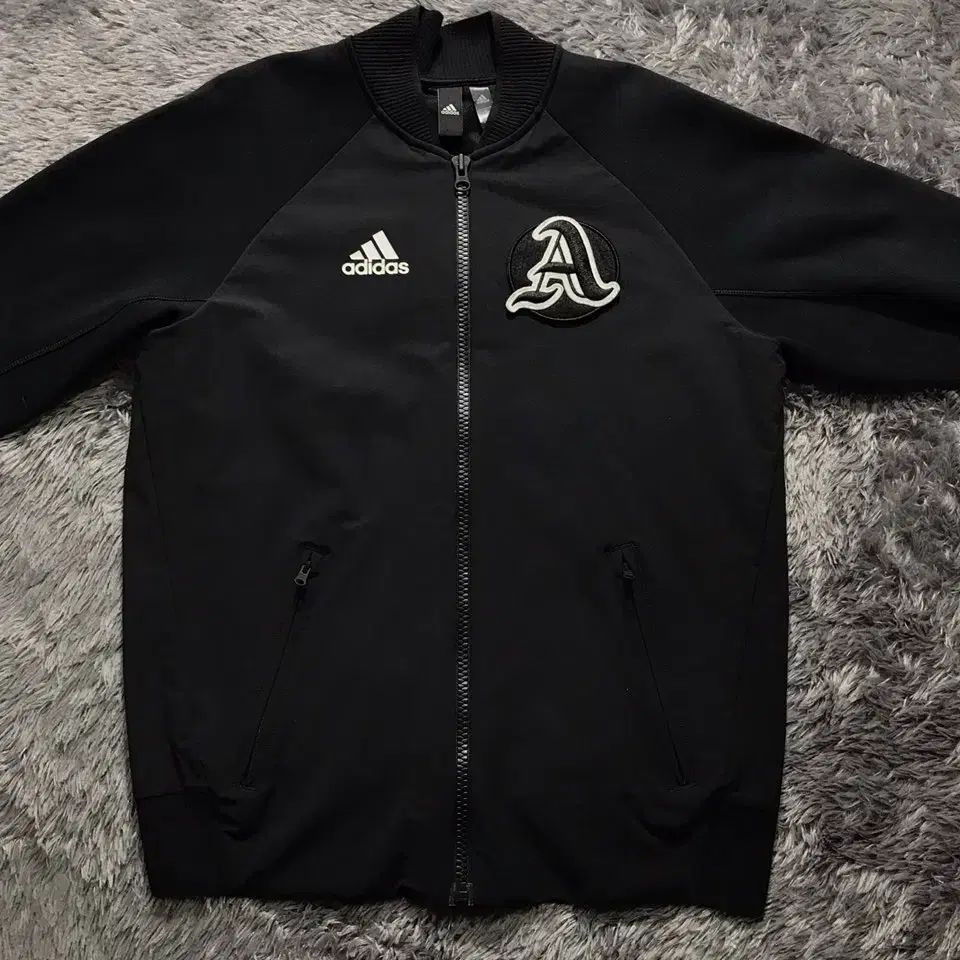 L A レベル ＃ アディダス ( ADIDAS ） VRCT ジャケット