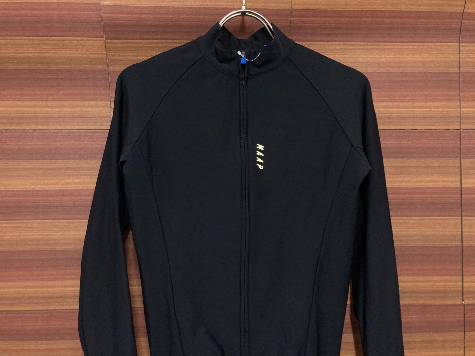  マープ　ジャージ　S MAAPレビュー：競技とファッションの鮮やかなバランス。 - LOVE