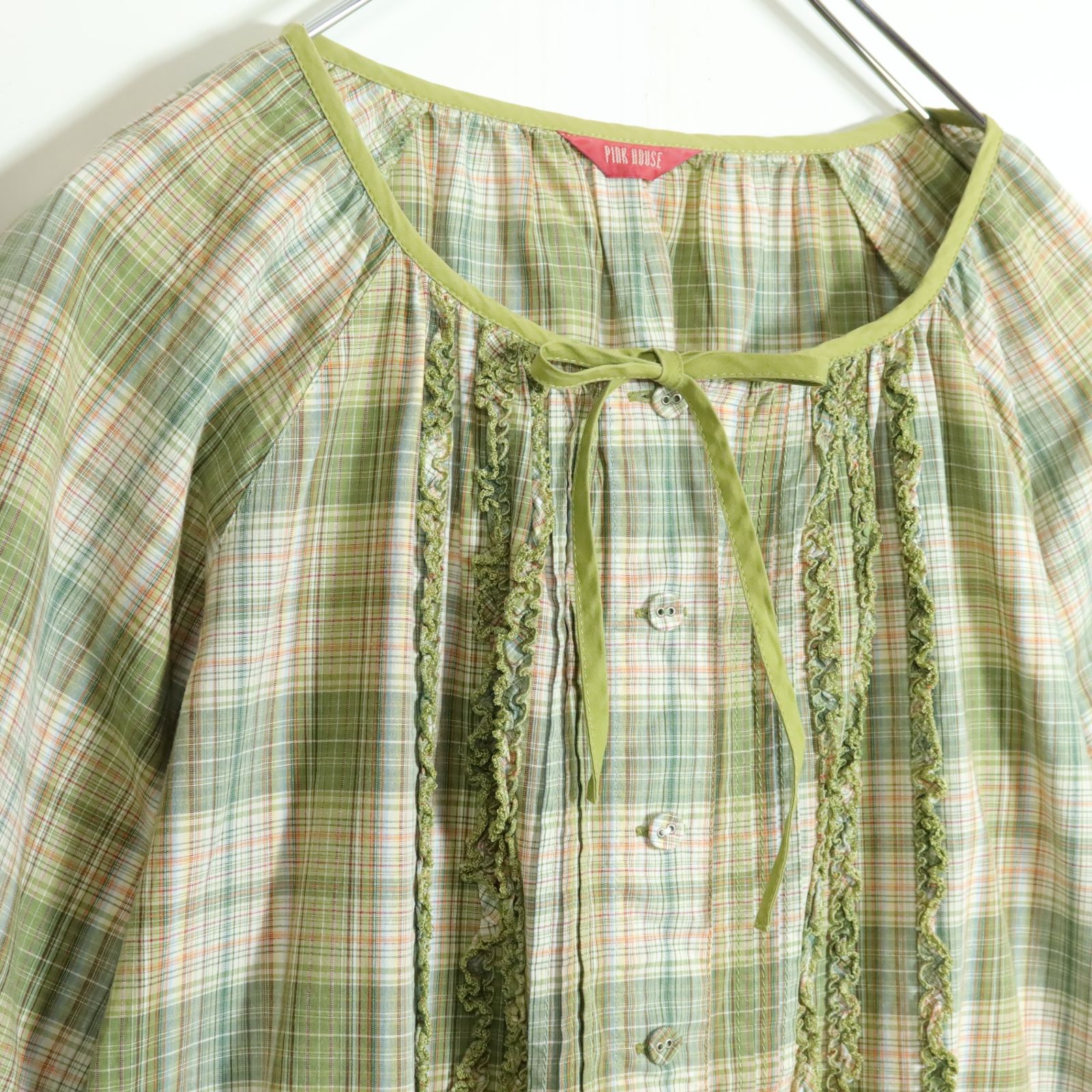 ピンクハウス　いちご刺繍カットソー ピンクハウス いちご刺繍カットソー - メルカリ