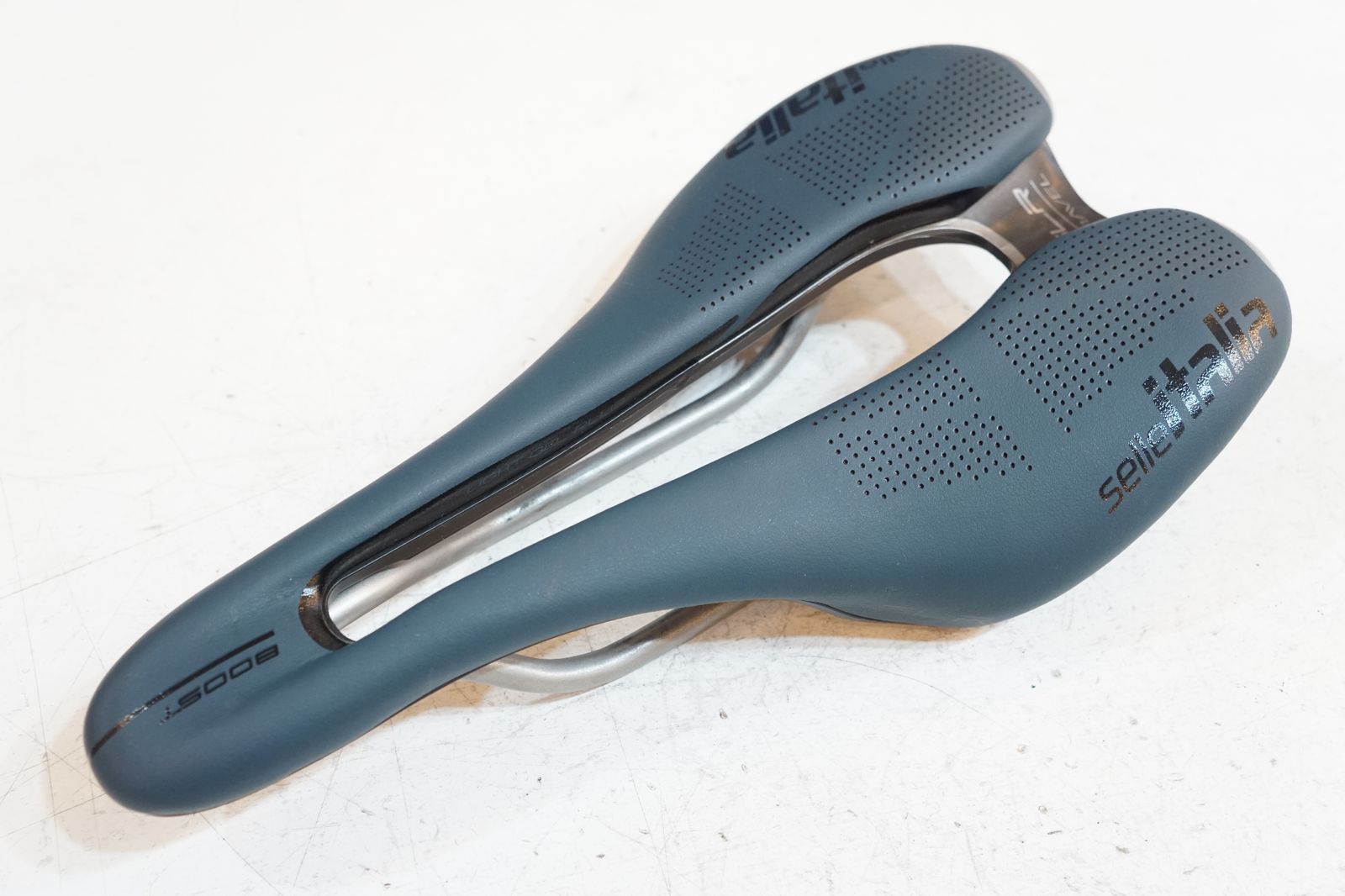 SELLE ITALIA セラ イタリア BOOST SLR GRAVEL サドル バイチャリ浦和ベース