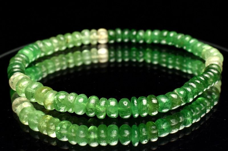 【１点物】AAA☆タンザニア産 ツァボライト(グリーンガーネット) 2-3.5x5mm ボタン グラデーション ブレスレット パワーストーン 天然石 _M6277