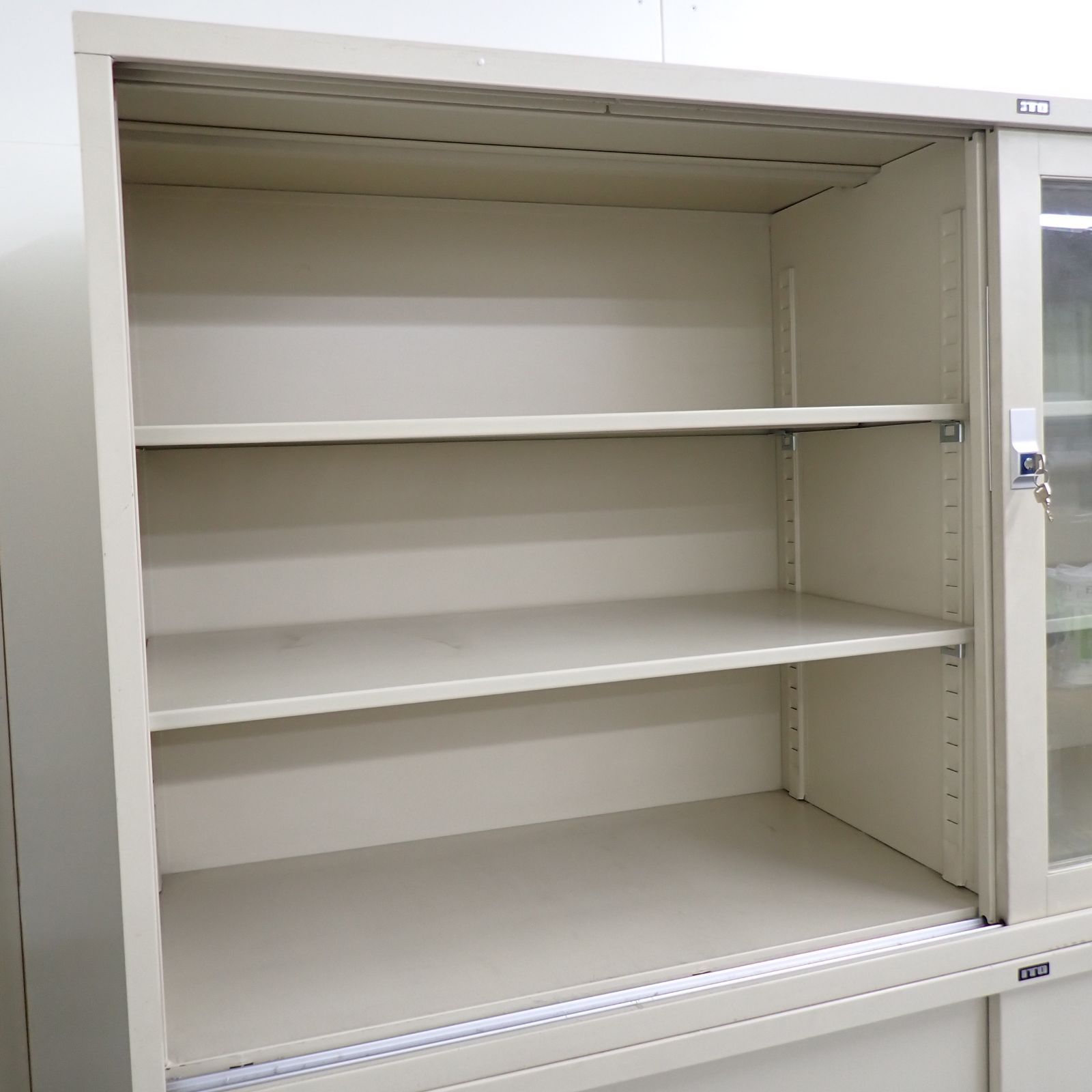 キャビネット アイボリー