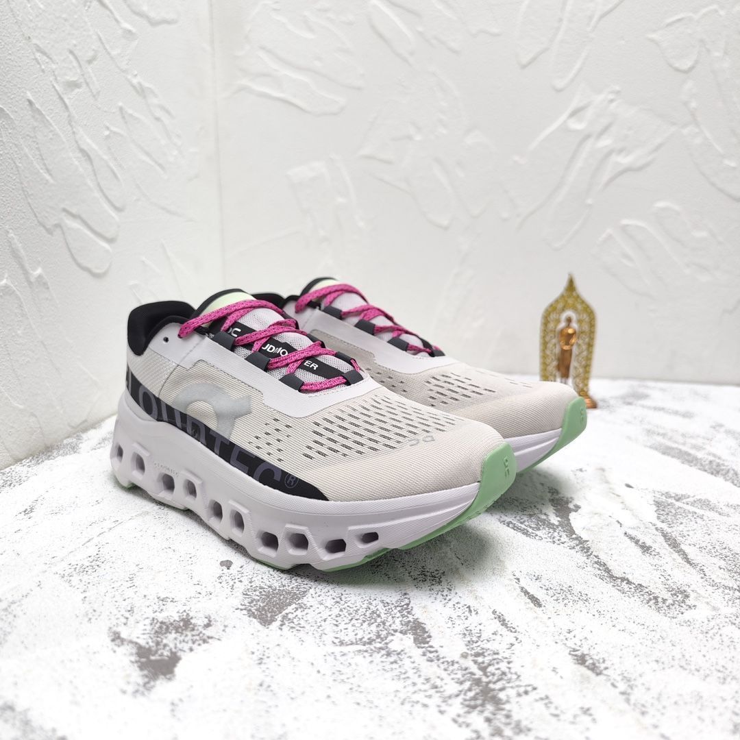 【中古美品】on ランニングシューズ（Cloudmonster／26cm） オン On ランニングシューズ クラウドモンスター 2 Cloudmonster