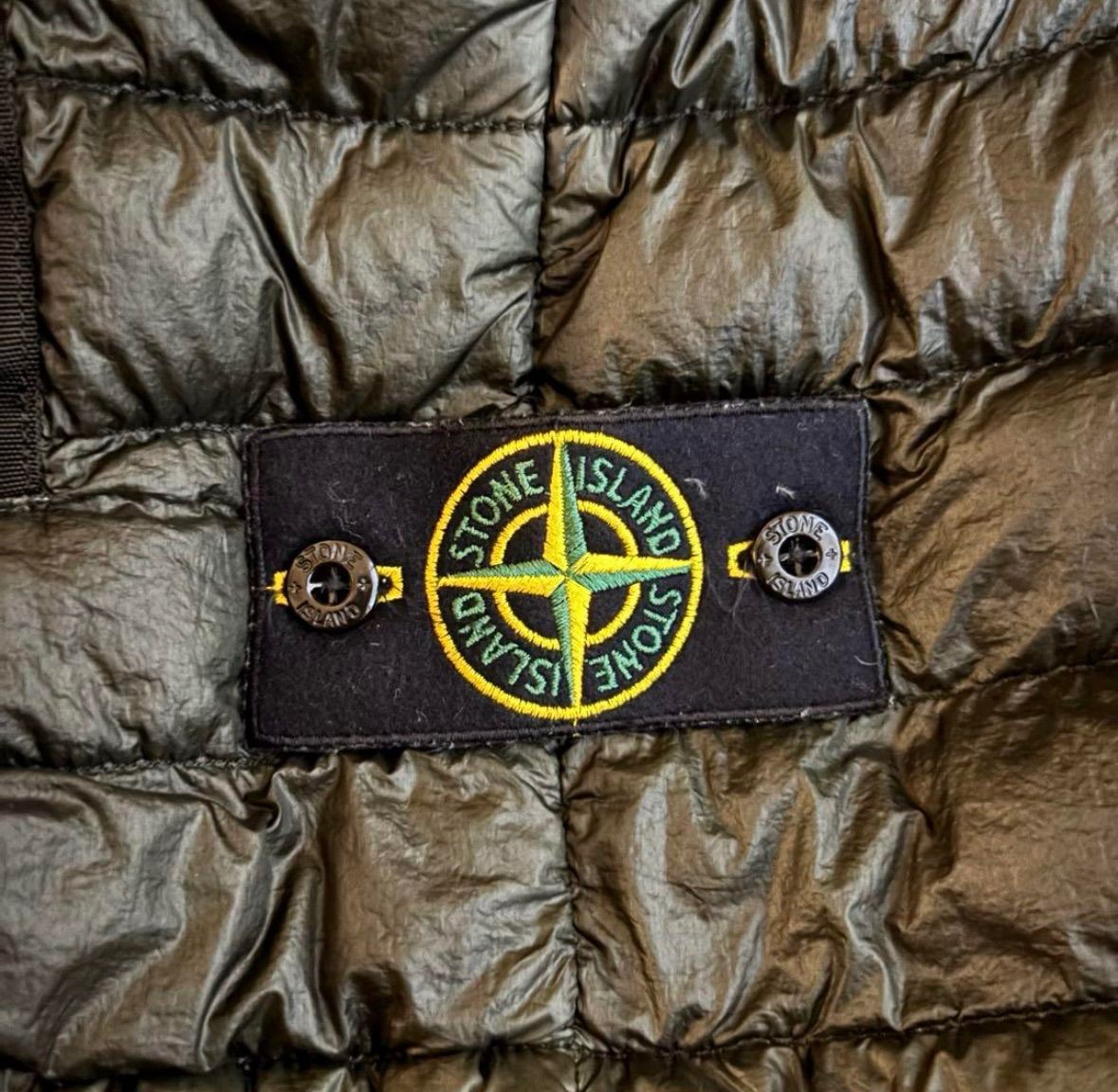 ストーンアイランド　XXLサイズ　ダウンベスト　カーキ ストーンアイランドXXLサイズダウンベストカーキ