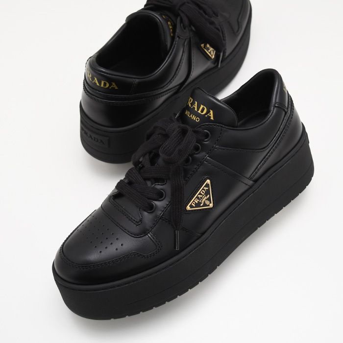 PRADA プラダ ダウンタウン ボールド レザー スニーカー - メルカリ