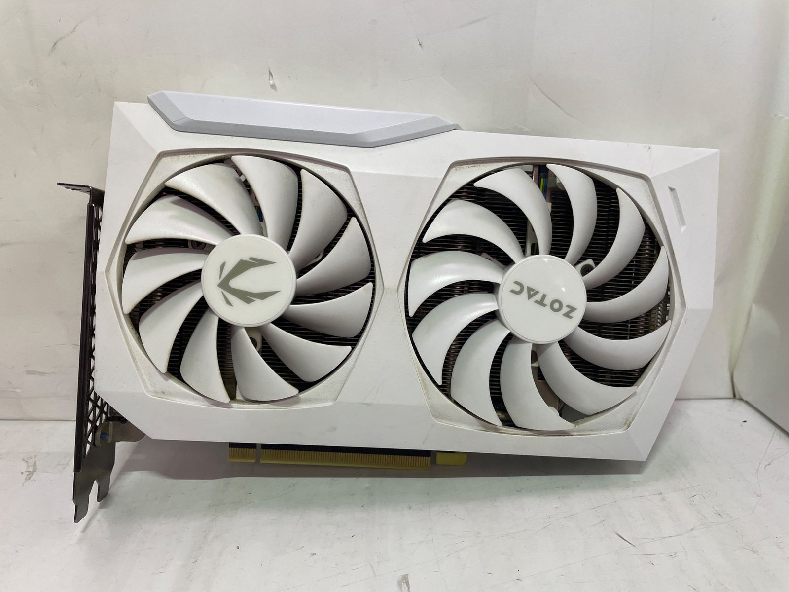 【美品】ZOTAC RTX 3060Ti AMP White LHR ZOTAC GAMING GeForce RTX 3060 Ti AMP White Edition LHR | ZOTAC