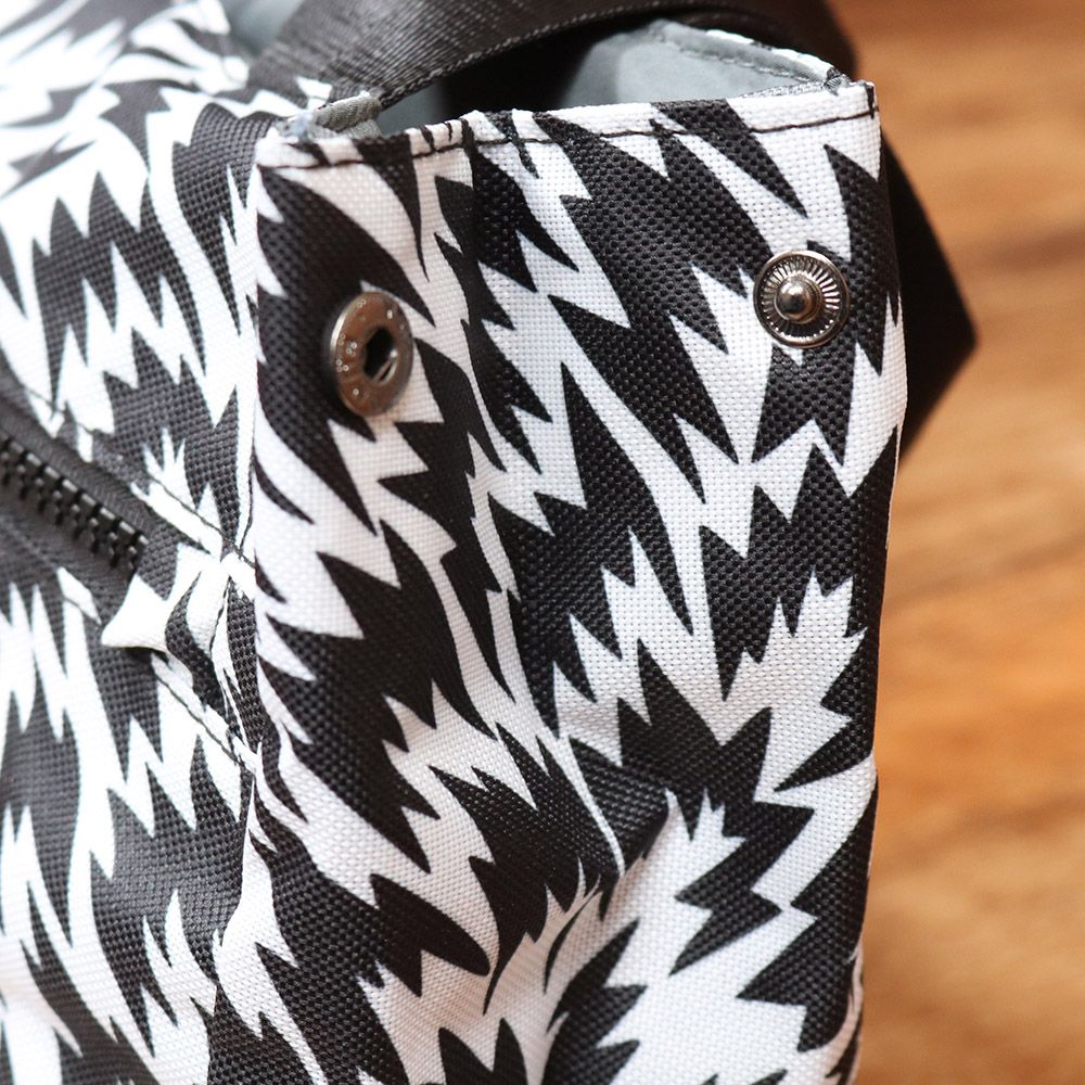 VIVA HEART × ELEY KISHIMOTO/カートバッグ 013-88100  FLASH柄 ゴルフ 鞄 トートバッグ ビバハート 新品/黒/ブラック/ki249/