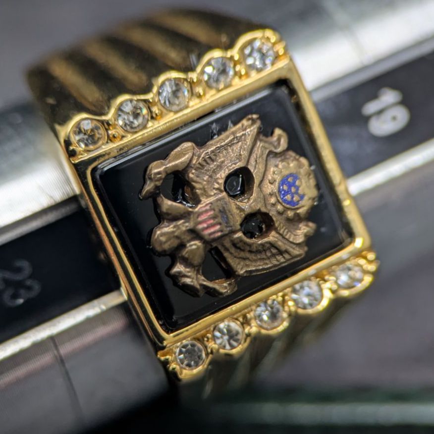 USA アメリカ 米軍リング THIS WE’LL DEFEND アメリカ陸軍 イーグルロゴ ゴールドトーンUS ARMY 21号 WWW_SHINETEETH_COM