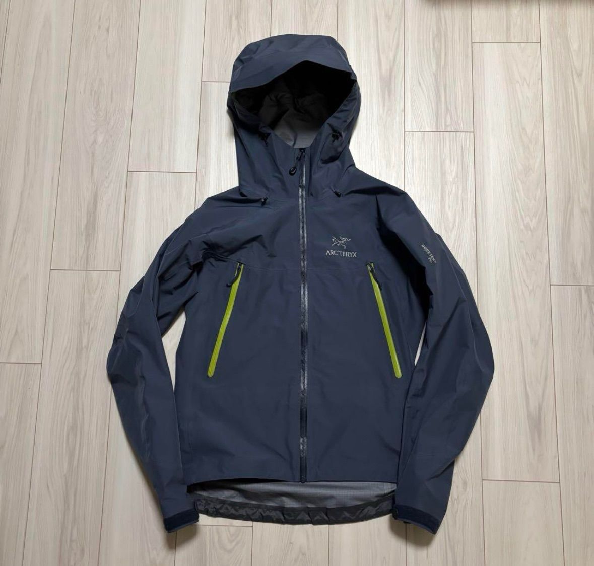 アークテリクス ベータLTハイブリッド メンズS 黒 ゴアテックス シェル
