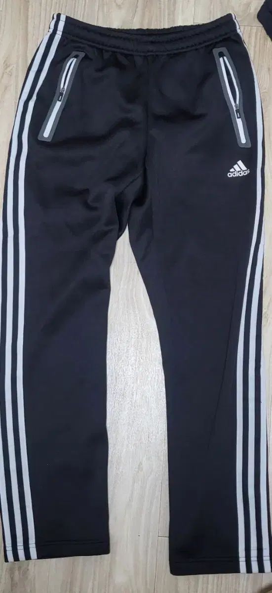 【雷市場（ポンジャン）商品韓国直送】 adidas(アディダス) 裏起毛 トレーニングパンツ