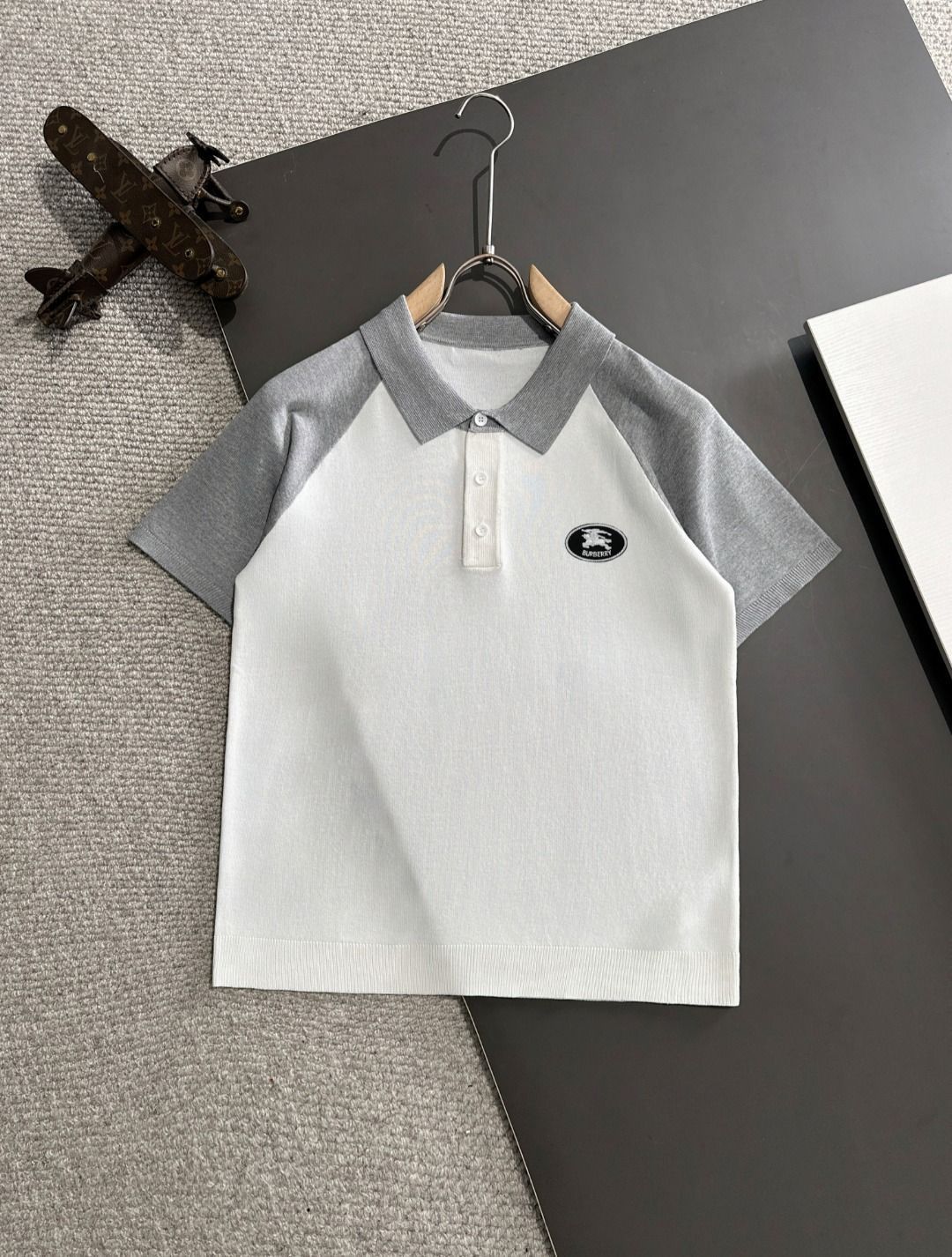 【BURBERRY】　メンズ　ポロシャツ 今日特価】Burberry 2025SS メンズポロシャツ - メルカリ