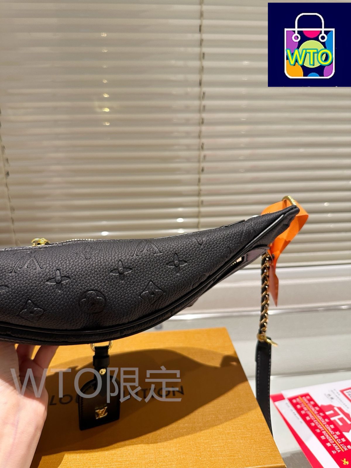 大幅再お値下げ‼️ルイヴィトン グローブ　　　　　　　　　975 ルイ·ヴィトンが 万華鏡から着想を得た日本限定ハイウォッチ