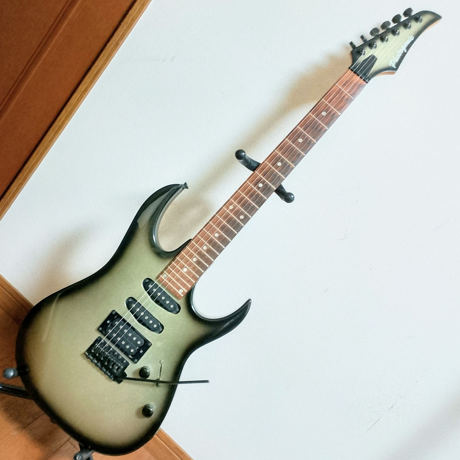 Photo Genic ディンキータイプ エレキギター 新品弦に交換済み Photo Genic ディンキータイプ エレキギター 新品弦に交換済み