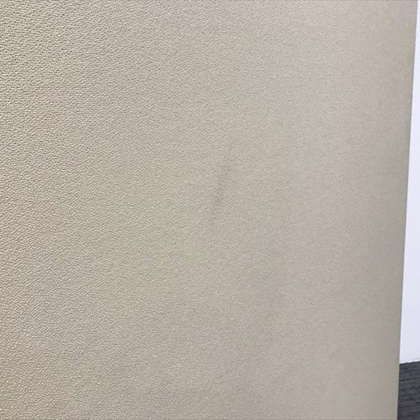 ベージュ