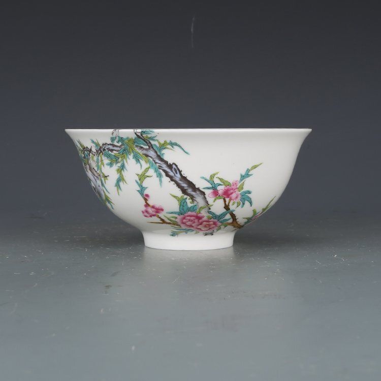 琺瑯彩 茶碗 浮き彫り 景徳鎮製 置物 中国陶磁 琺瑯彩 茶碗 浮き彫り 景徳鎮製 置物 中国陶磁