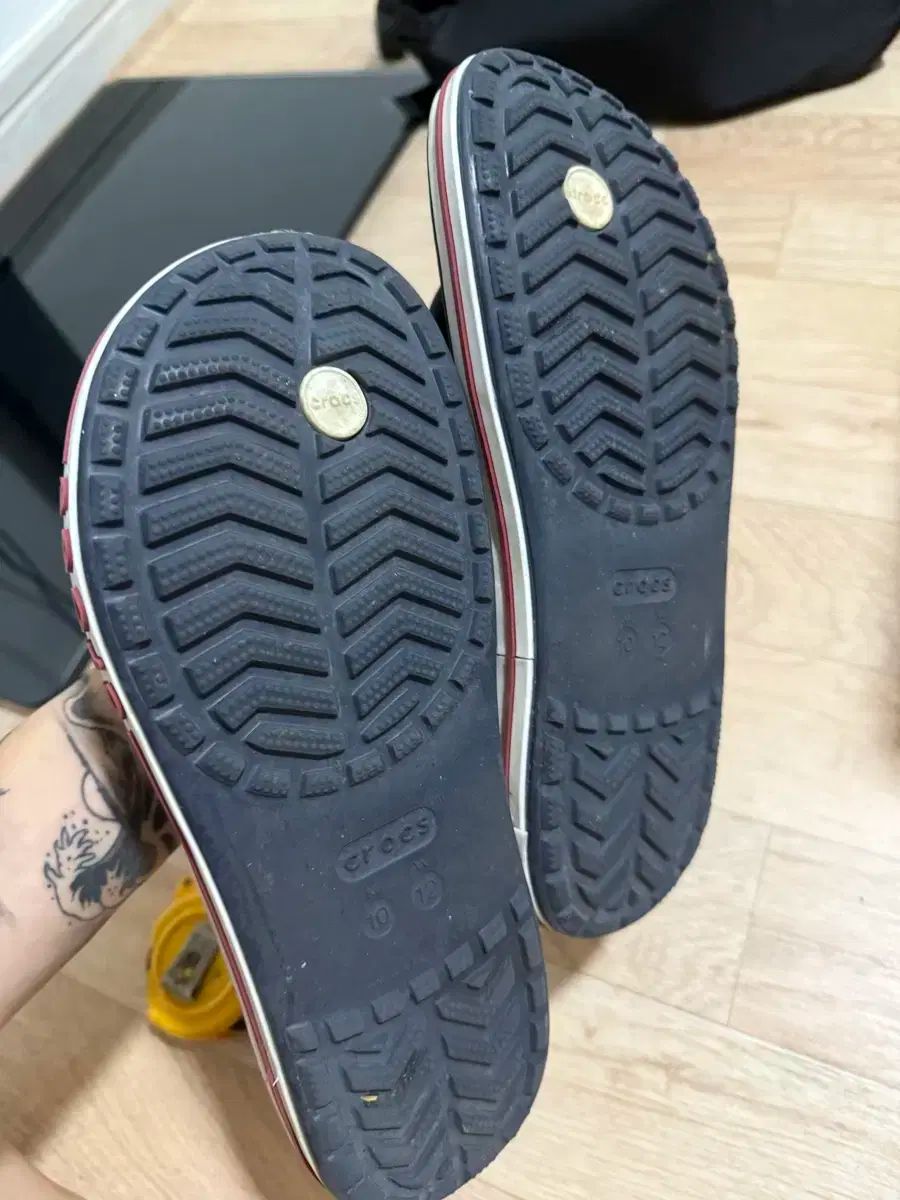 30cm Levi's crocs リーバイス クロックス ネイビー Levi's® X Crocs™ All Terrain Clogs - Blue | Levi's® US