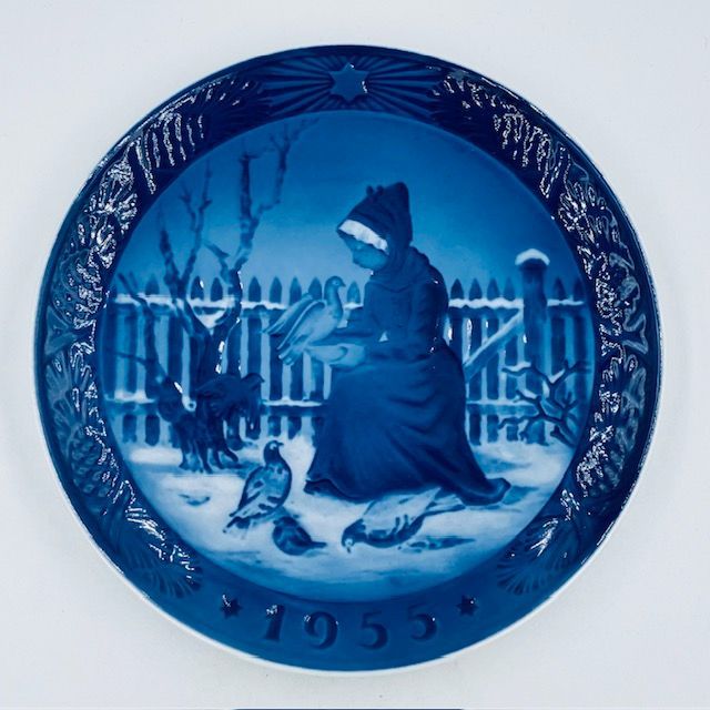 【ロイヤルコペンハーゲン】　１９５５年・イヤープレート　ファヌーの少女 ロイヤルコペンハーゲン イヤープレート 1955年 「Fano Girl