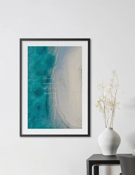 Doenvang | DRONE PHOTGRAPHY， VERILY IN REMEMBRANCE， MALDIVES 2020 | アートプリント/アートポスター (50x70cm)【北欧 シンプル ミニマル インテリア おしゃれ】