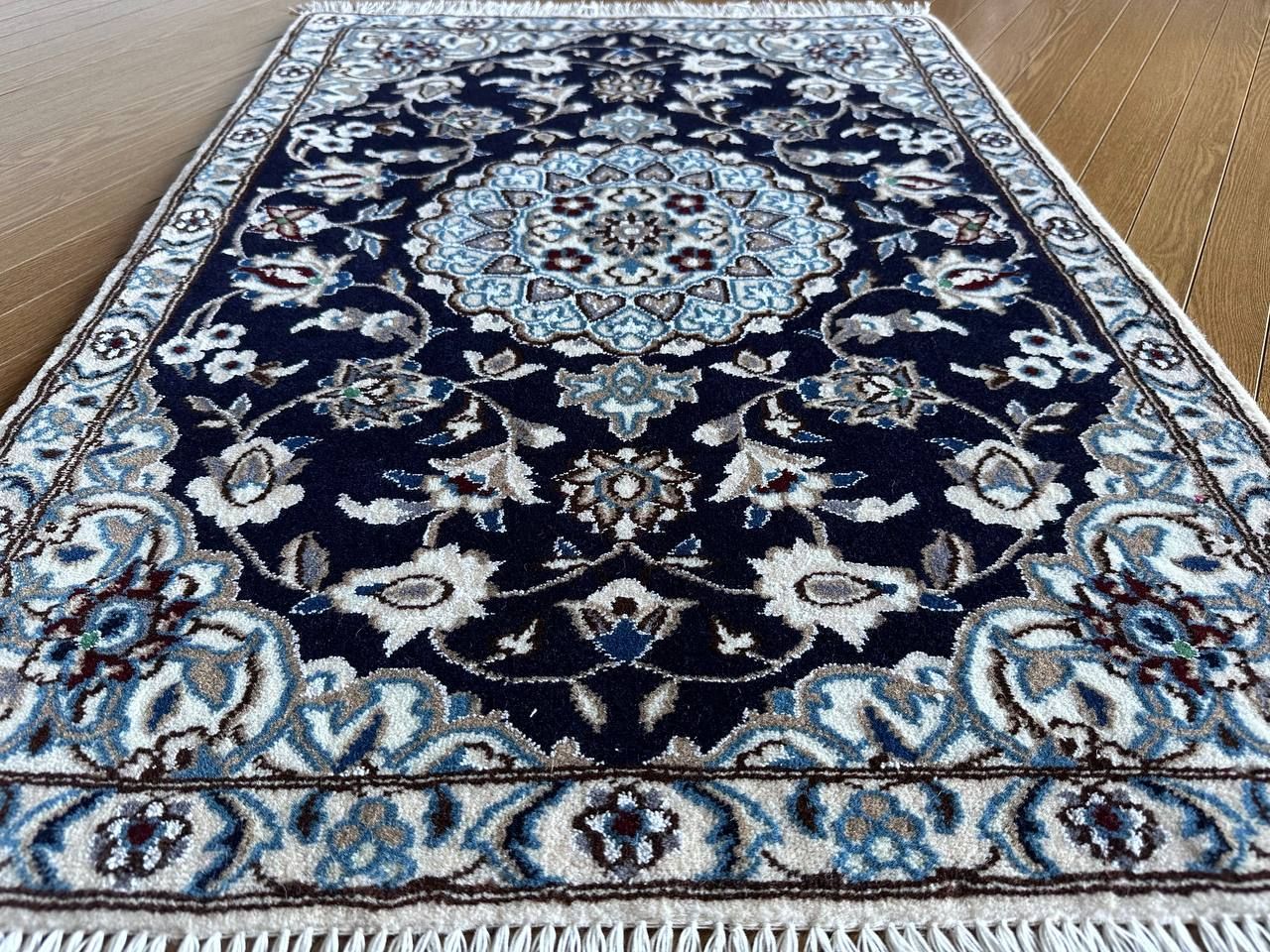 98×70】イラン直輸入☆ナイン産ペルシャ絨毯・カーペット・ラグ 98×70】イラン直輸入☆ナイン産ペルシャ絨毯・カーペット・ラグ