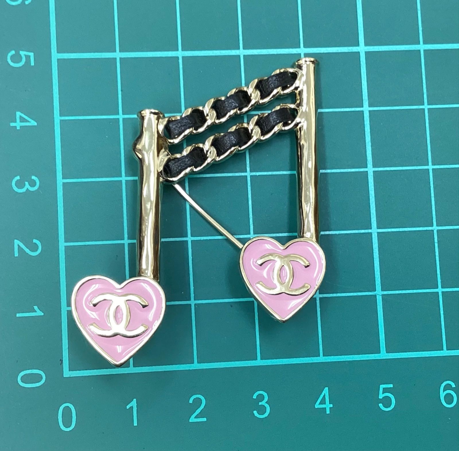 ☆CHANEL シャネル 2024-2025 AW ハート音符モチーフブローチ ゴールド