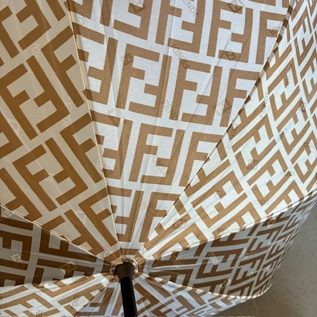 美品✨FENDI フェンディ 長傘 雨傘 総柄 ズッカ柄 フェンディ FENDI FF総柄 ホワイトゴールド アンブレラ ズッカ