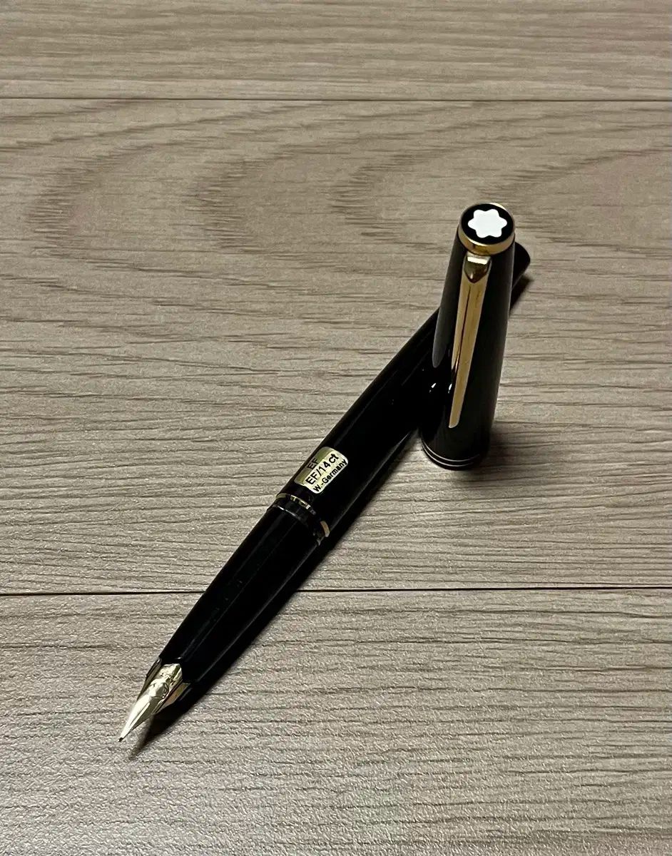 Montblanc(モンブラン) 万年筆 221 Montblanc(モンブラン) 万年筆 221