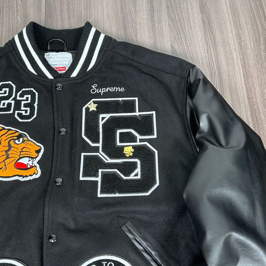 SUPREME 23 FW秋冬シリーズTIGER VARSITY JACKET刺繍ラベリング